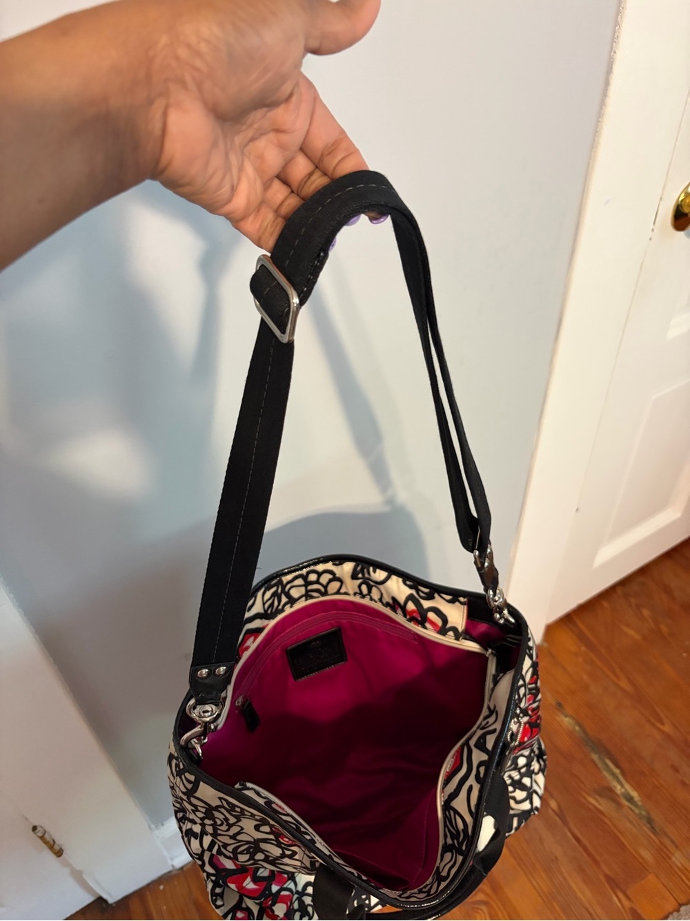 Rare Coach Glam Floral Tote Bag Black/White/Pink 💕🌺 - Picture 17 of 17